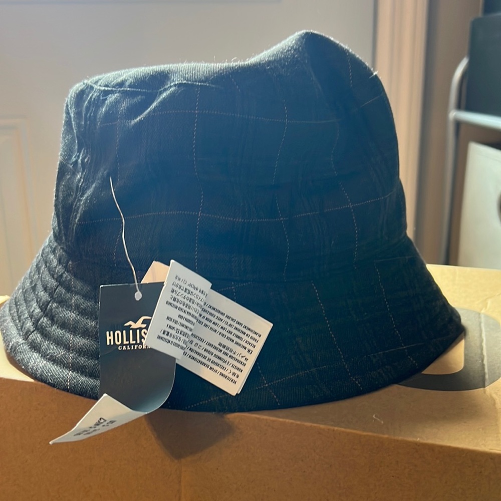 NWT hollister bucket hat